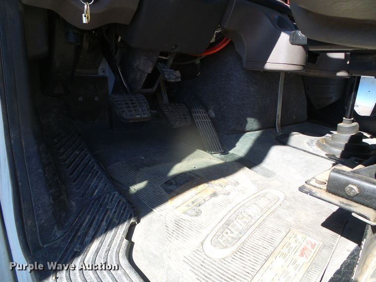 image for item DG8468 2009 Freightliner Business Class M2  semi truck