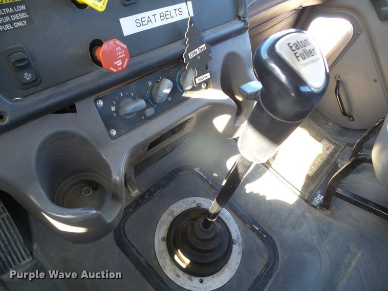 image for item DG8468 2009 Freightliner Business Class M2  semi truck