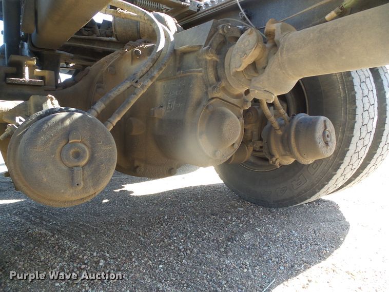 image for item DG8468 2009 Freightliner Business Class M2  semi truck