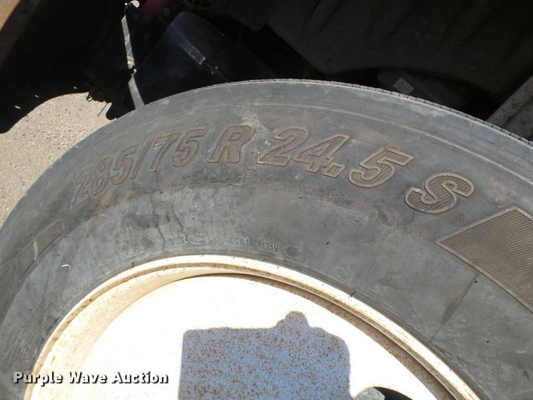 image for item DG8468 2009 Freightliner Business Class M2  semi truck