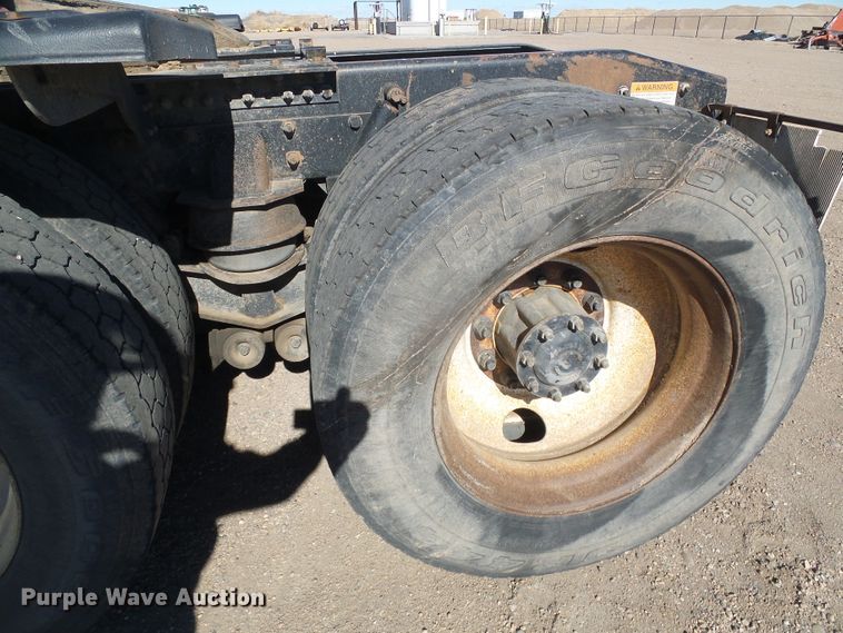 image for item DG8468 2009 Freightliner Business Class M2  semi truck