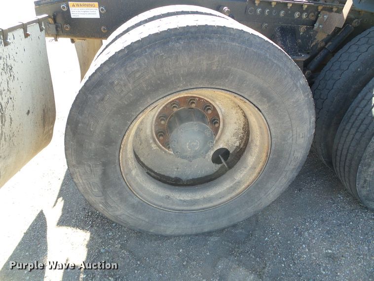 image for item DG8468 2009 Freightliner Business Class M2  semi truck