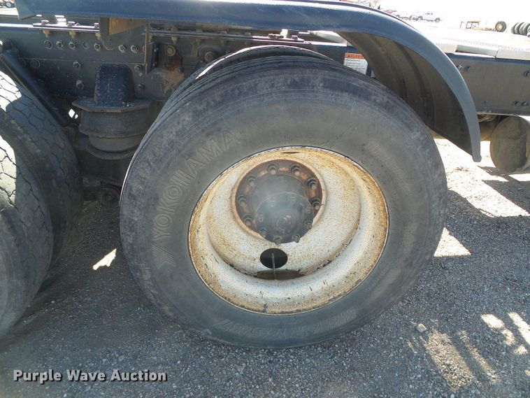 image for item DG8468 2009 Freightliner Business Class M2  semi truck