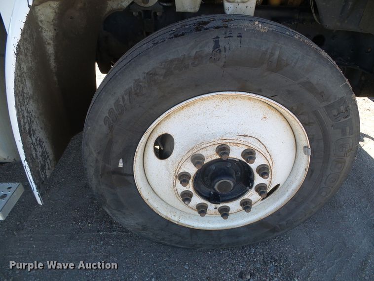 image for item DG8468 2009 Freightliner Business Class M2  semi truck