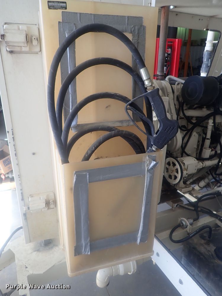 image for item DI4716 2001 Sewer Equipment Company of America 747-FR2000  sewer jetter trailer