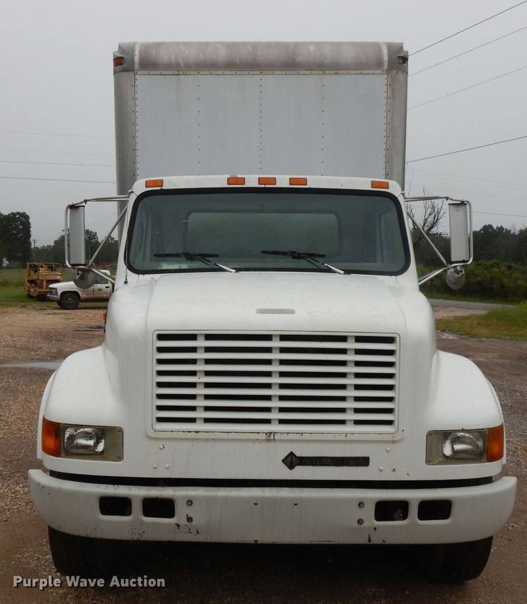 image for item DI7732 1999 International 4700  box truck