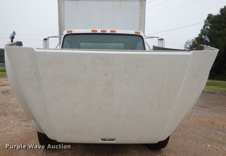 image for item DI7732 1999 International 4700  box truck