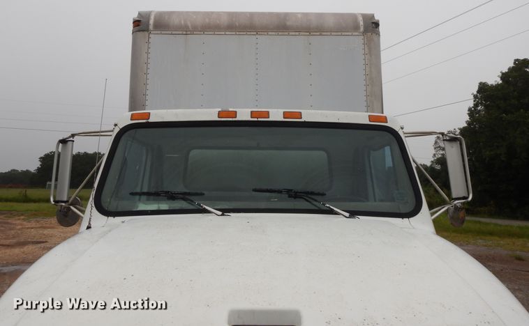 image for item DI7732 1999 International 4700  box truck