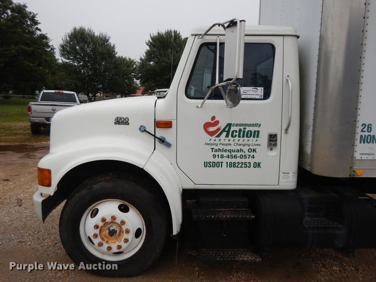 image for item DI7732 1999 International 4700  box truck