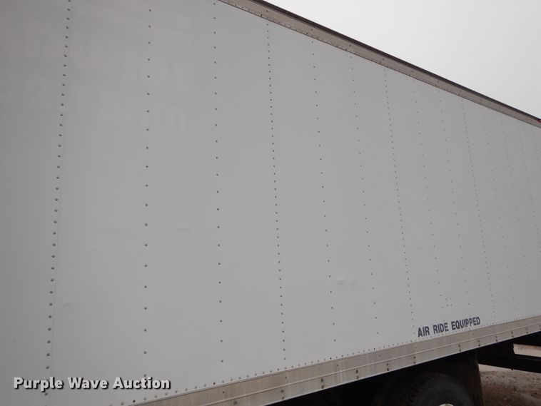 image for item DI7732 1999 International 4700  box truck