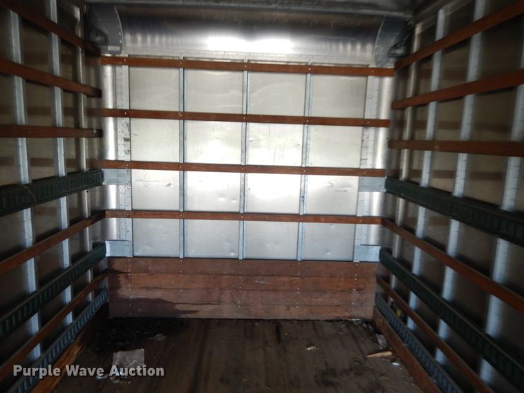 image for item DI7732 1999 International 4700  box truck