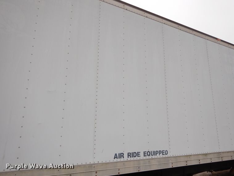 image for item DI7732 1999 International 4700  box truck