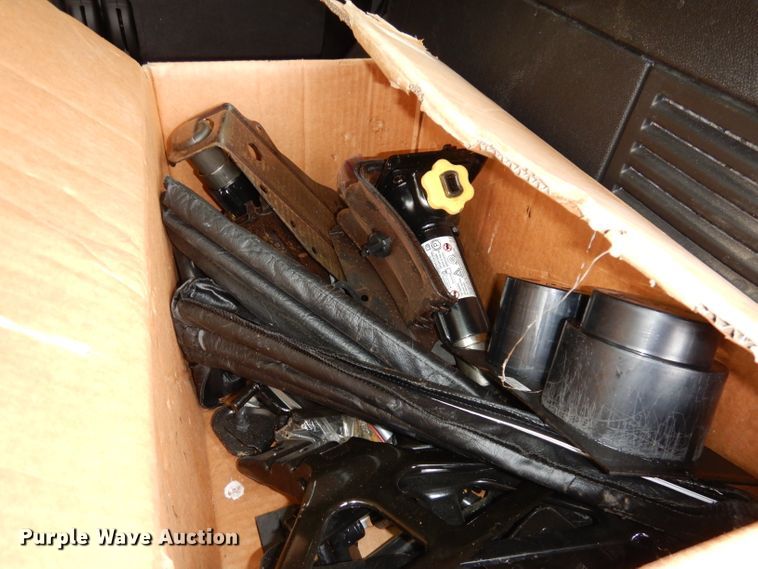 image for item DJ2810 2012 Chevrolet Tahoe Police  SUV