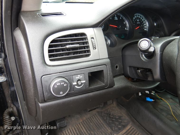 image for item DJ2811 2012 Chevrolet Tahoe Police  SUV