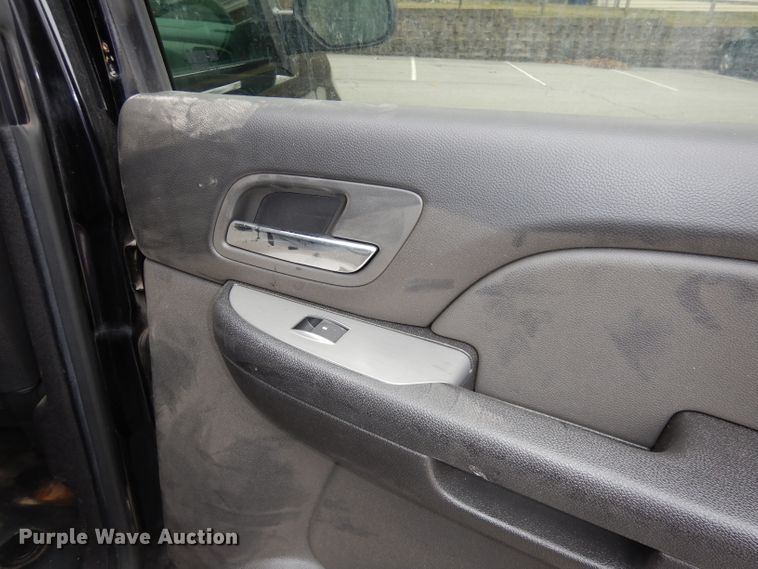 image for item DJ2811 2012 Chevrolet Tahoe Police  SUV