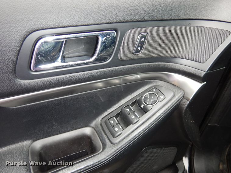 image for item DJ2841 2017 Ford Explorer Police Interceptor  SUV