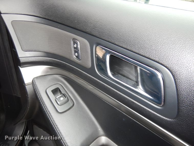 image for item DJ2841 2017 Ford Explorer Police Interceptor  SUV