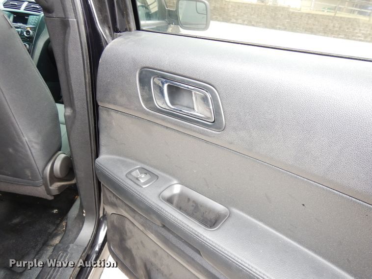 image for item DJ2841 2017 Ford Explorer Police Interceptor  SUV