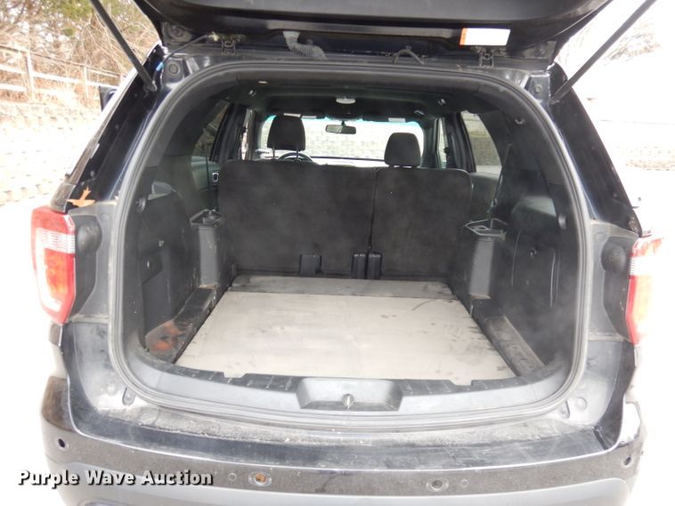 image for item DJ2841 2017 Ford Explorer Police Interceptor  SUV