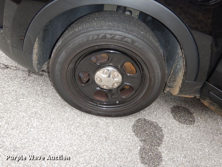 image for item DJ2841 2017 Ford Explorer Police Interceptor  SUV