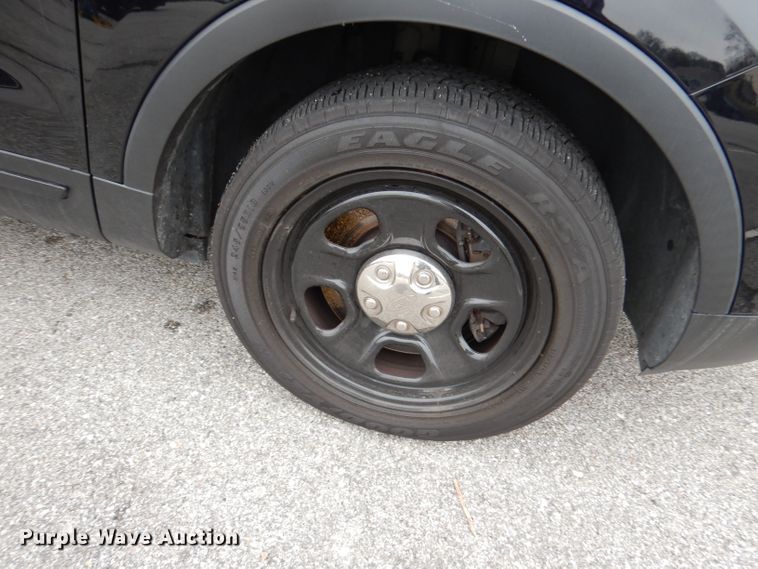 image for item DJ2841 2017 Ford Explorer Police Interceptor  SUV