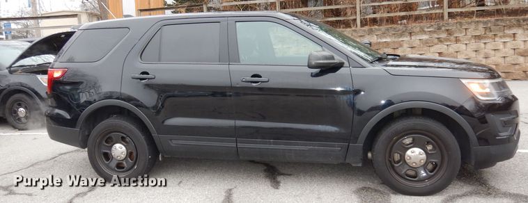 image for item DJ2842 2017 Ford Explorer Police Interceptor  SUV