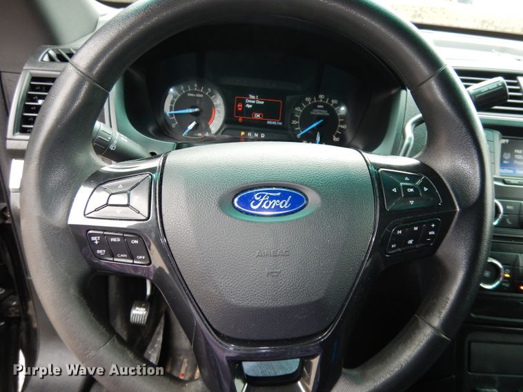 image for item DJ2842 2017 Ford Explorer Police Interceptor  SUV