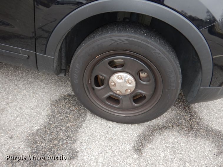 image for item DJ2842 2017 Ford Explorer Police Interceptor  SUV