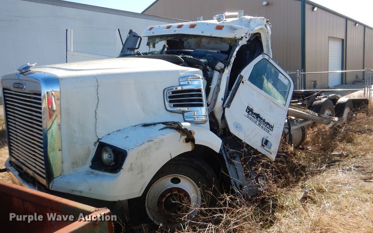 image for item DJ8620 2012 Freightliner Coronado  semi truck