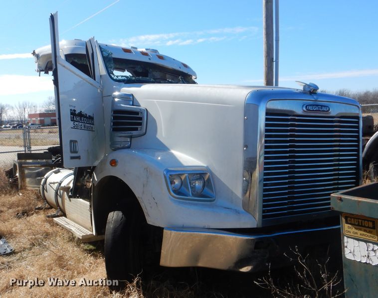 image for item DJ8620 2012 Freightliner Coronado  semi truck