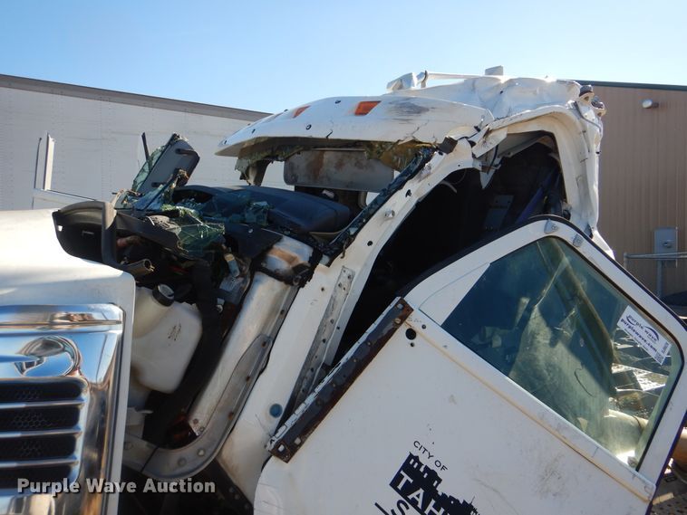 image for item DJ8620 2012 Freightliner Coronado  semi truck