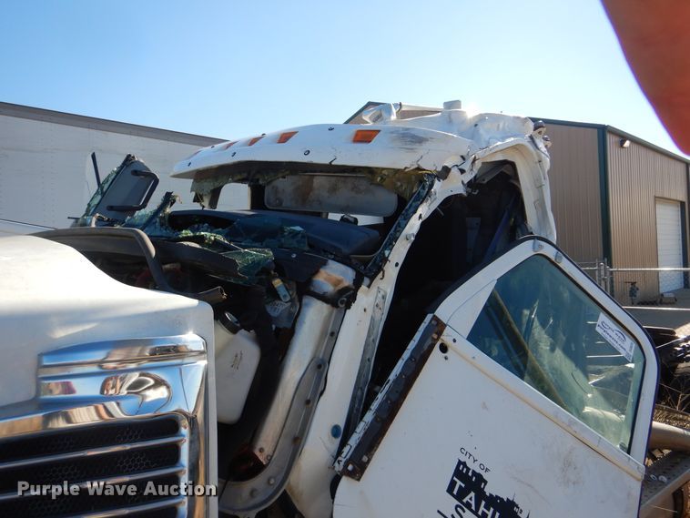 image for item DJ8620 2012 Freightliner Coronado  semi truck