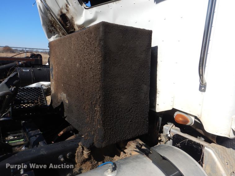 image for item DJ8620 2012 Freightliner Coronado  semi truck