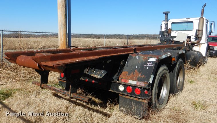 image for item DJ8621 1996 Mack MR  roll-off container truck