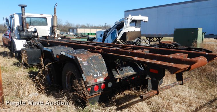 image for item DJ8621 1996 Mack MR  roll-off container truck