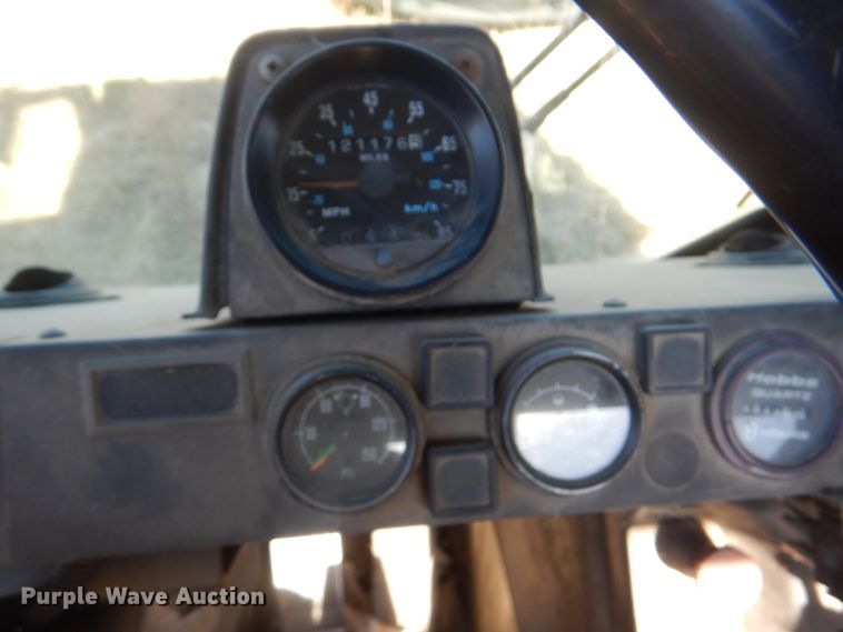 image for item DJ8621 1996 Mack MR  roll-off container truck