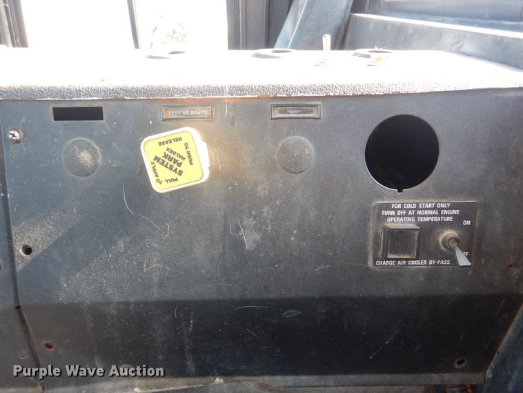 image for item DJ8621 1996 Mack MR  roll-off container truck