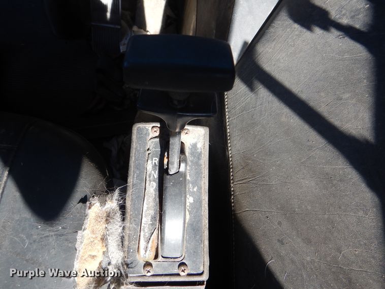 image for item DJ8621 1996 Mack MR  roll-off container truck