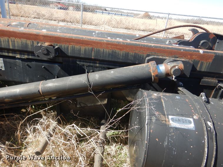 image for item DJ8621 1996 Mack MR  roll-off container truck