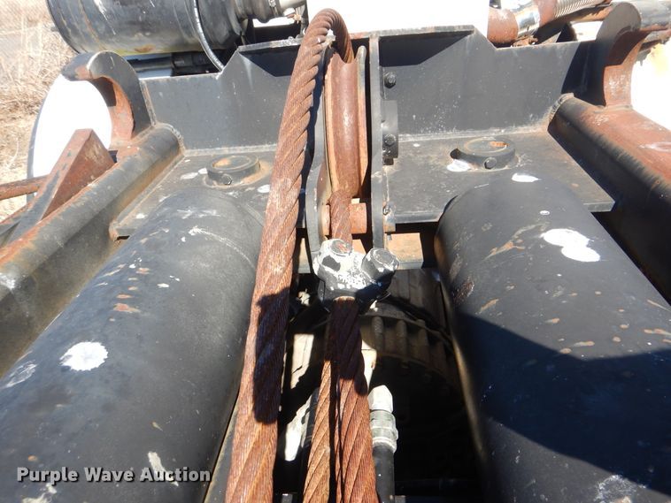 image for item DJ8621 1996 Mack MR  roll-off container truck