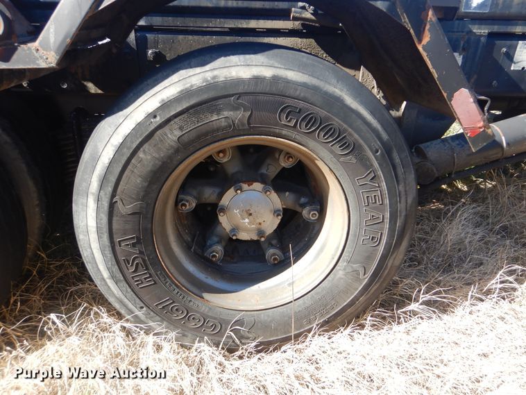 image for item DJ8621 1996 Mack MR  roll-off container truck