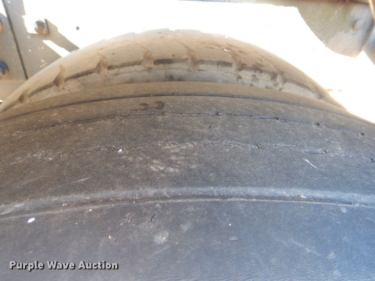 image for item DJ8621 1996 Mack MR  roll-off container truck