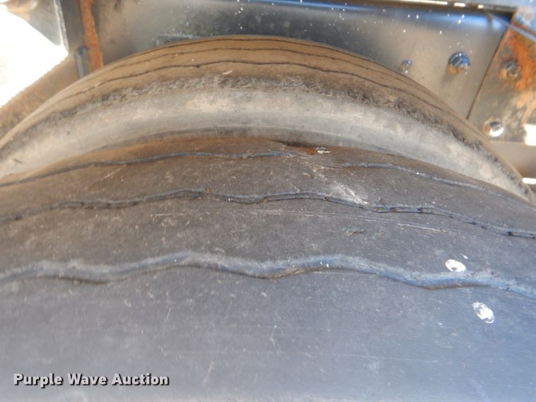 image for item DJ8621 1996 Mack MR  roll-off container truck