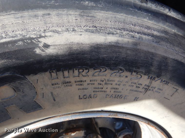 image for item DJ8621 1996 Mack MR  roll-off container truck