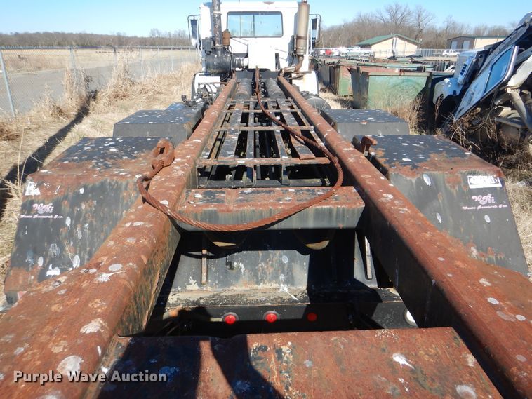 image for item DJ8621 1996 Mack MR  roll-off container truck