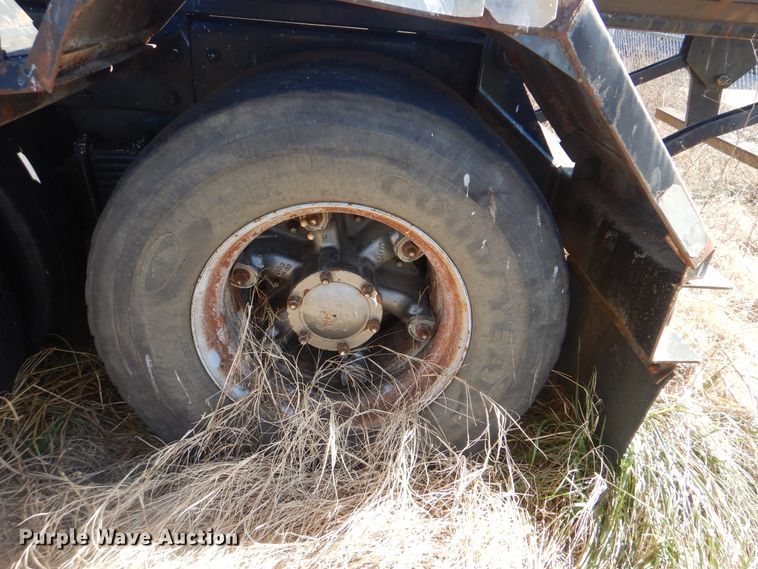 image for item DJ8621 1996 Mack MR  roll-off container truck