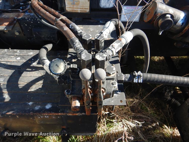 image for item DJ8621 1996 Mack MR  roll-off container truck