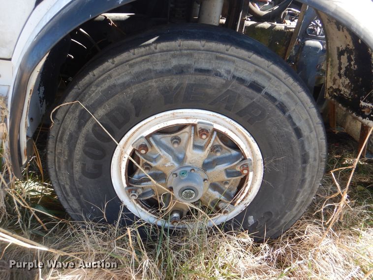 image for item DJ8621 1996 Mack MR  roll-off container truck