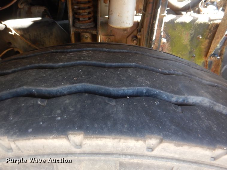 image for item DJ8621 1996 Mack MR  roll-off container truck