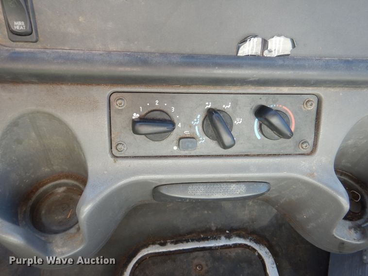 image for item DJ8622 2004 Freightliner Business Class M2  refuse truck